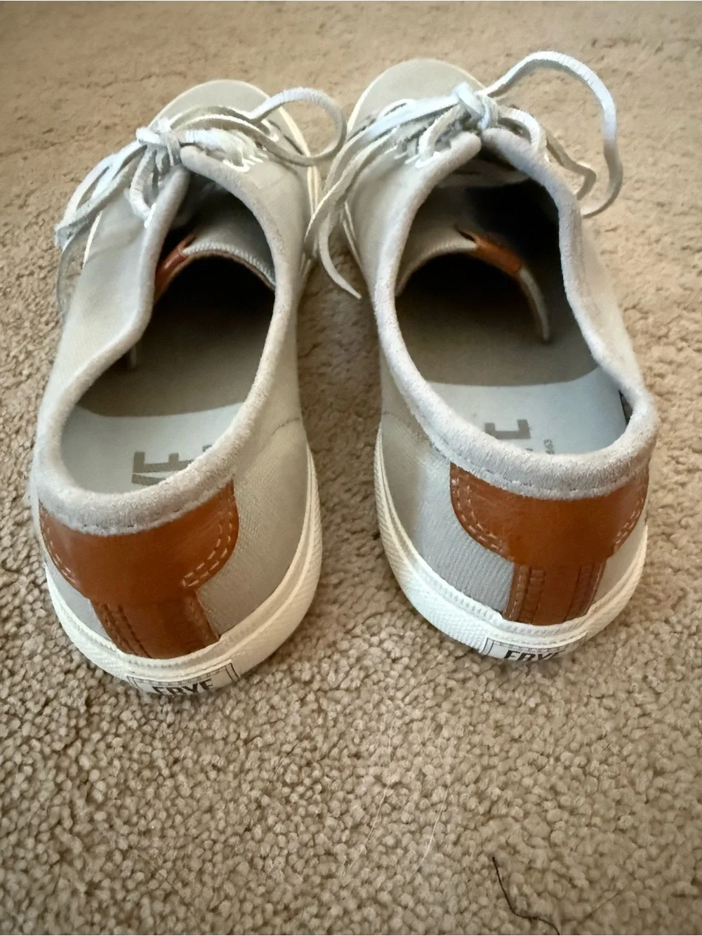 Frye Women’s Gia Canvas Leather Lace Low Sneaker size 8 Grey